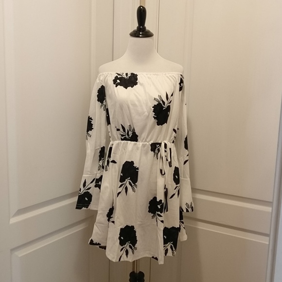 Black & White Floral Dress - Picture 2 of 6
